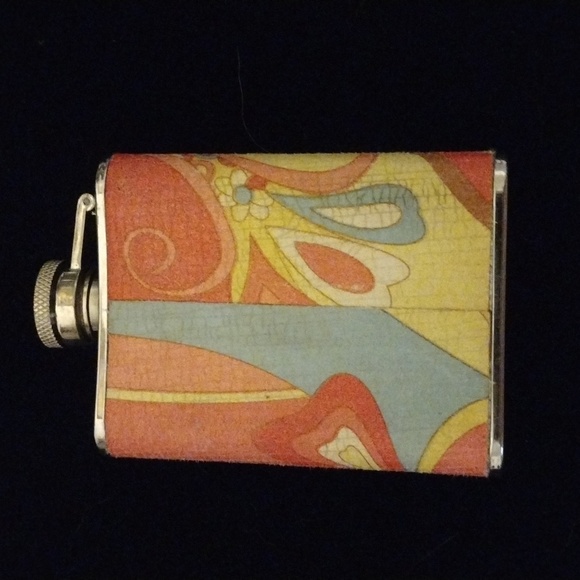 mod floral print design Lifepod mini flask - Picture 2 of 5